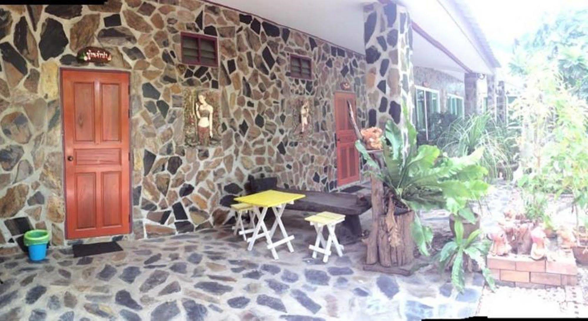 Punpisa Resort Sam Chuk 外观 照片